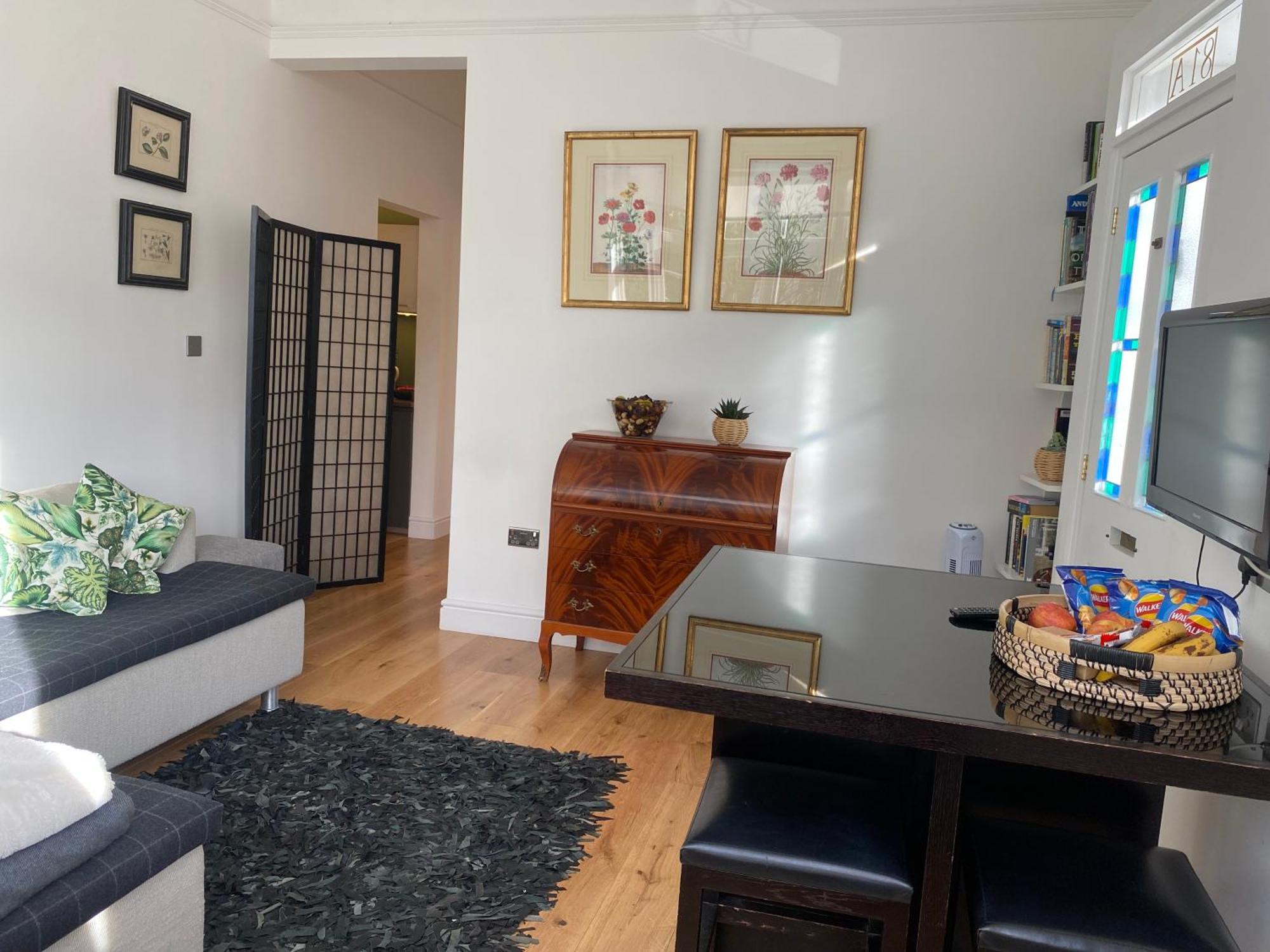 Interior Designed Flat Near Kew Botanical Gardens Apartment London Bagian luar foto