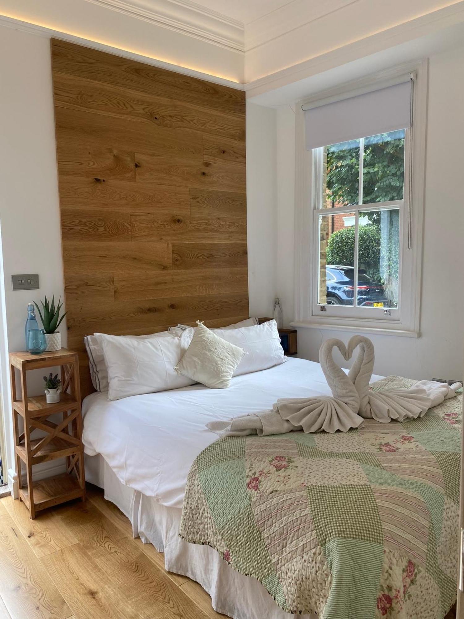Interior Designed Flat Near Kew Botanical Gardens Apartment London Bagian luar foto